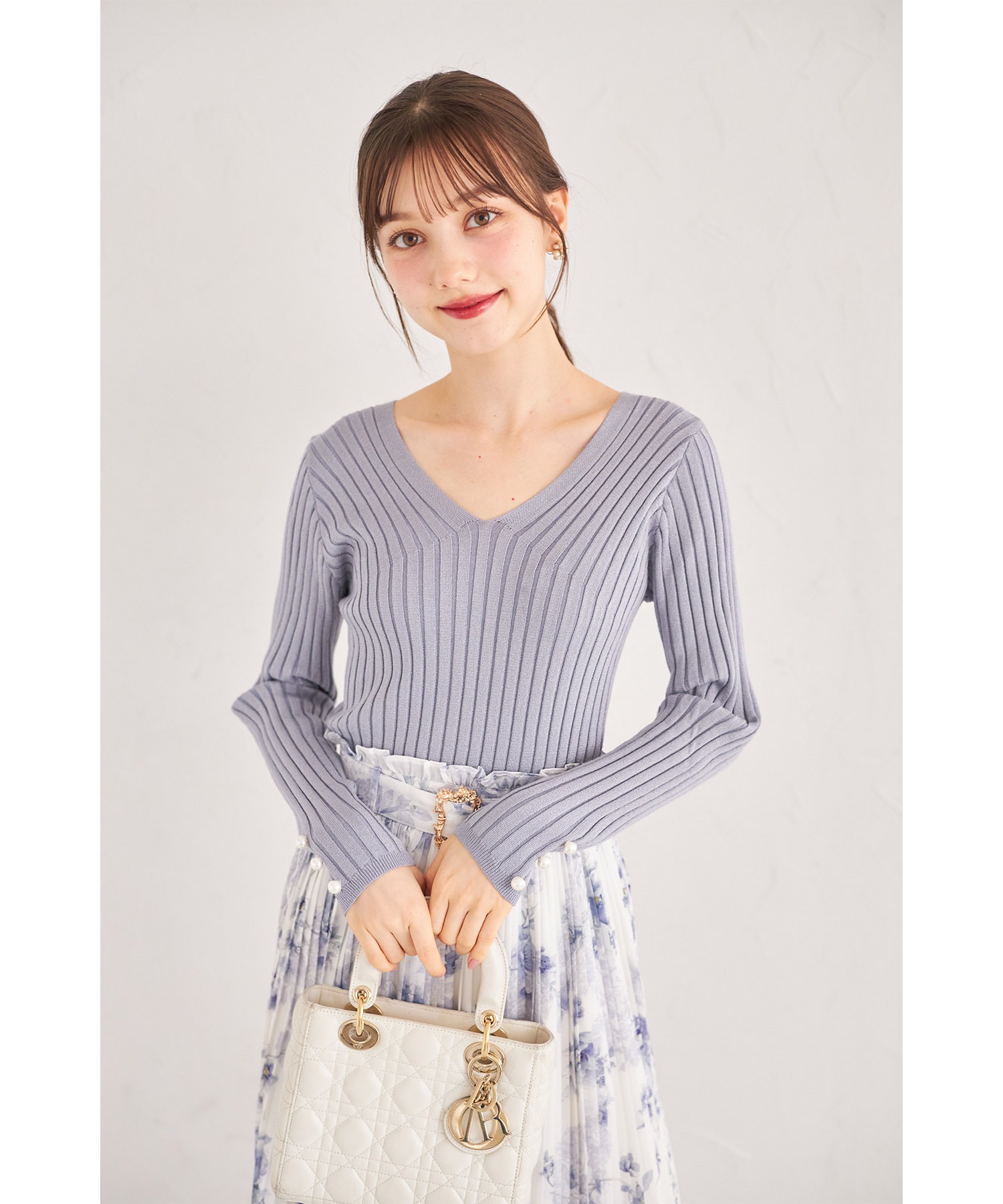 tocco closet（トッコ クローゼット） 袖口パール付きVネック