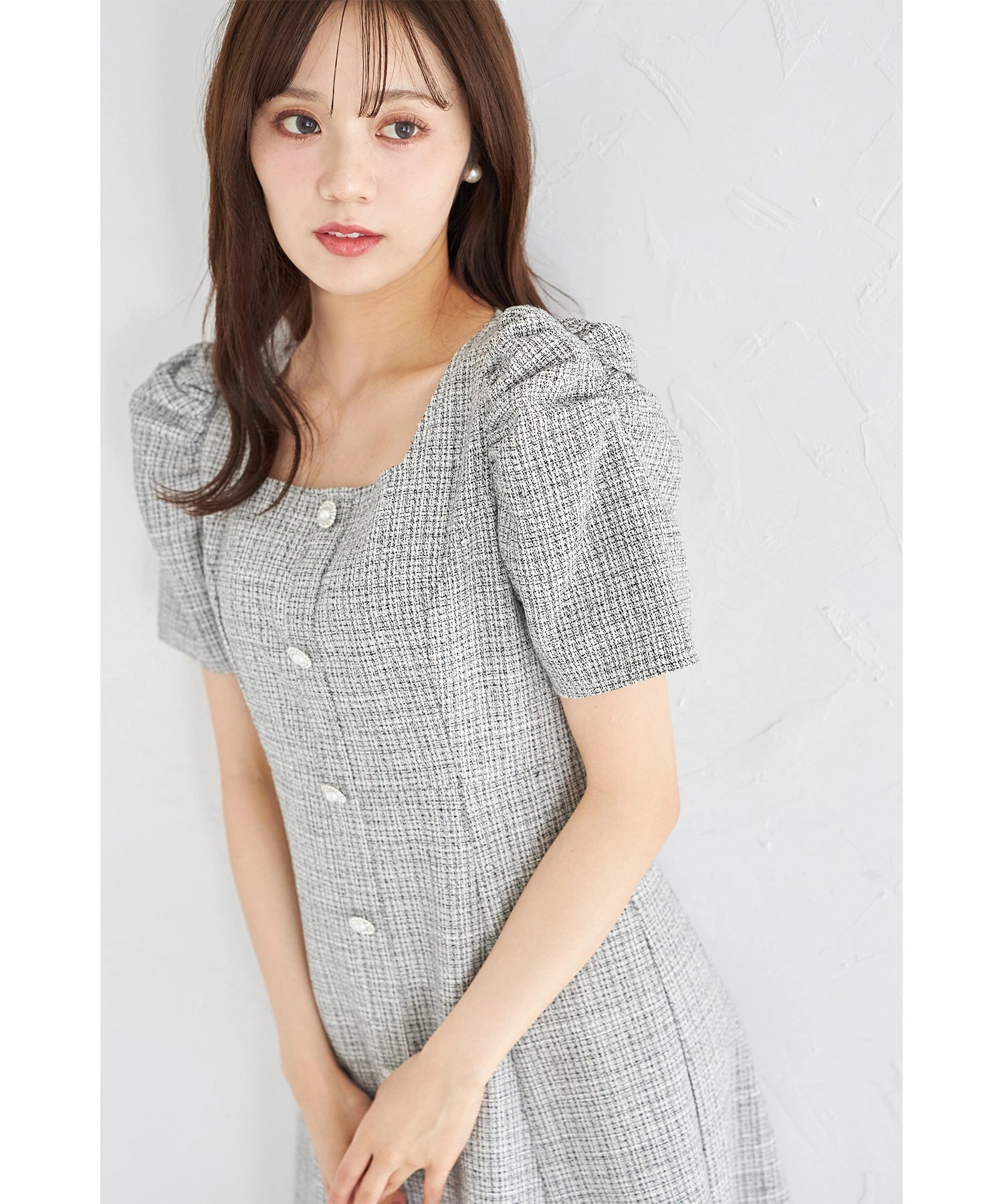 tocco closet パール飾り釦付きパワーショルダーサマーツイード