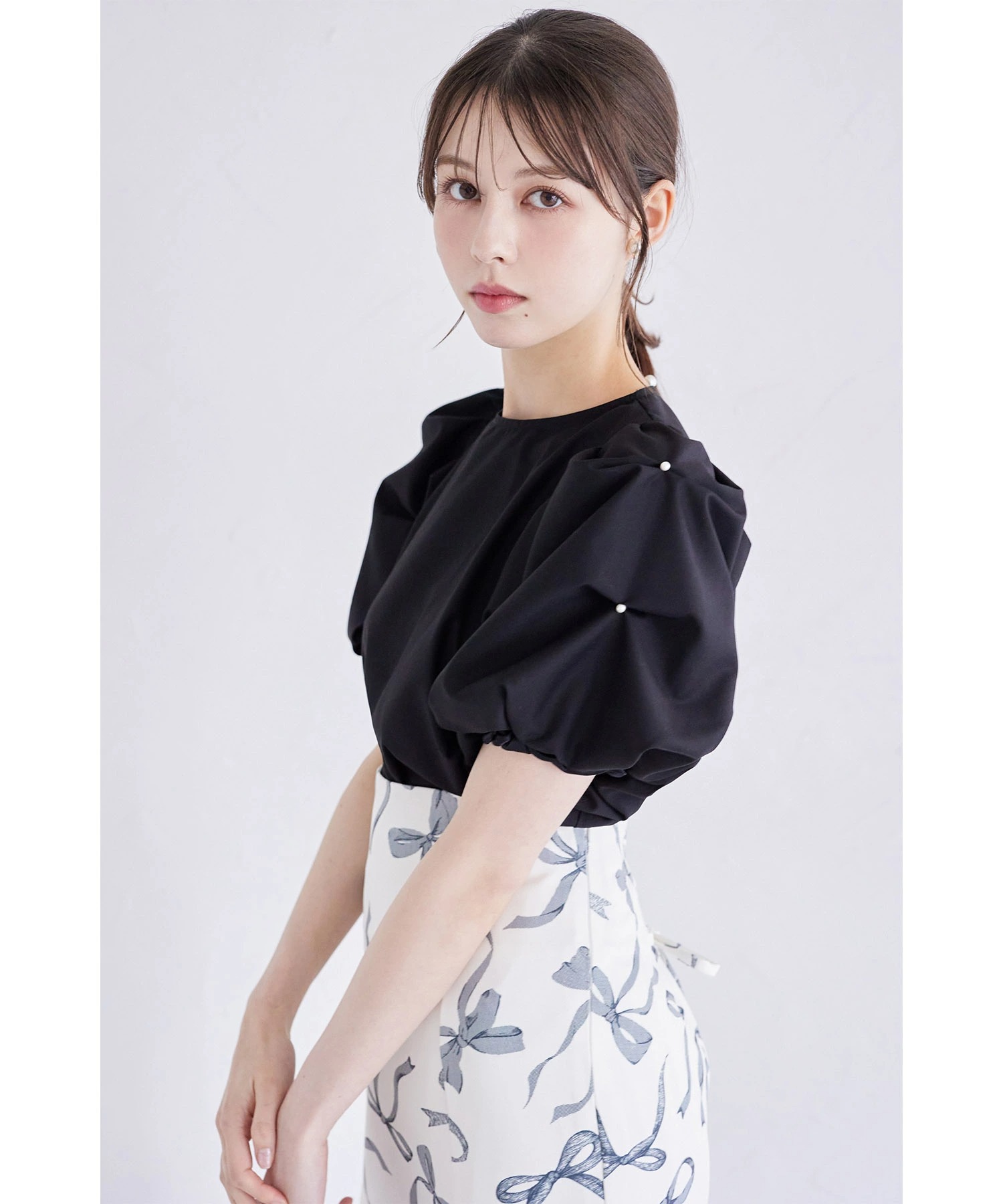 tocco closet（トッコ クローゼット） 袖パール付きスモッキング