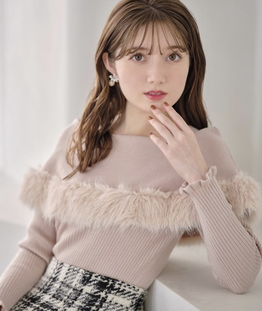 K　3枚 tocco closet ファー付きケープライク袖口フリルリブニットプル