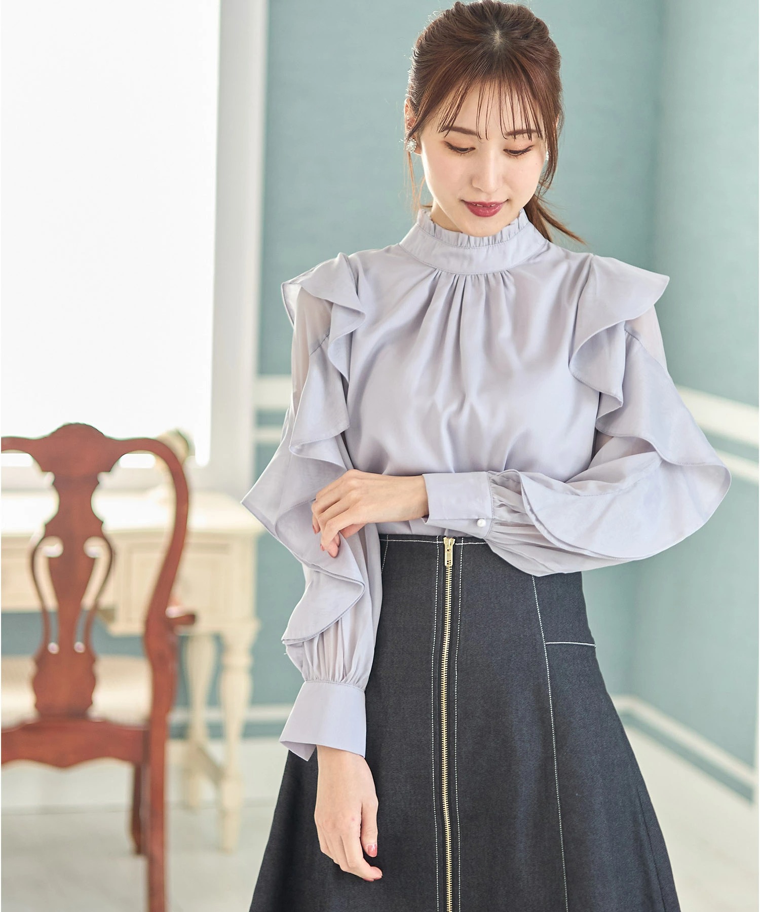 tocco closet プチフリルネックラッフルシアースリーブブラウス