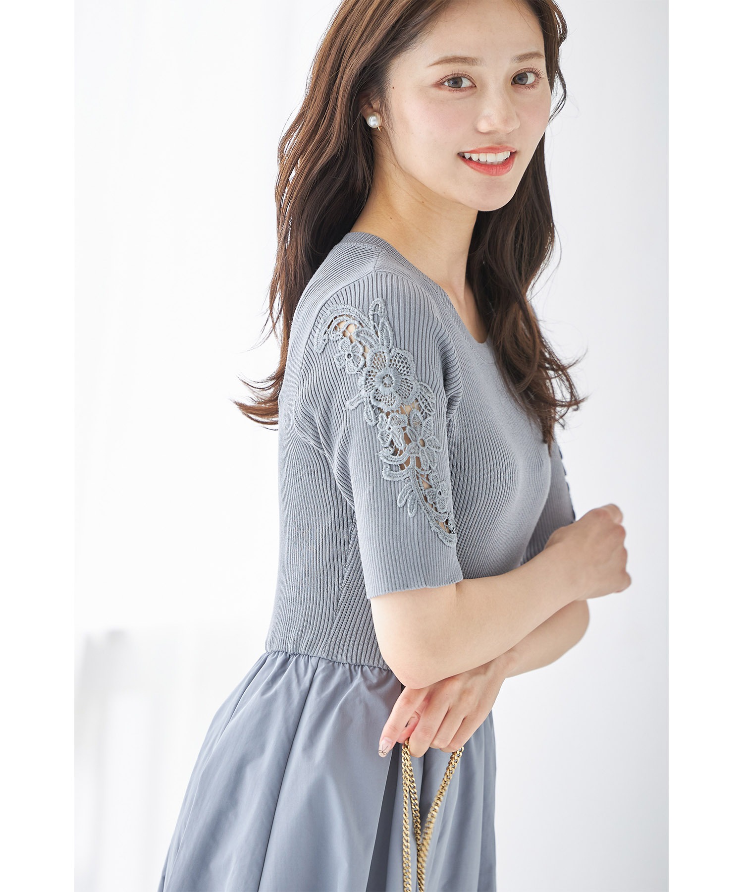 ワンピースs tocco closet フラワー刺繍スリーブリブニット×タフタドッキング