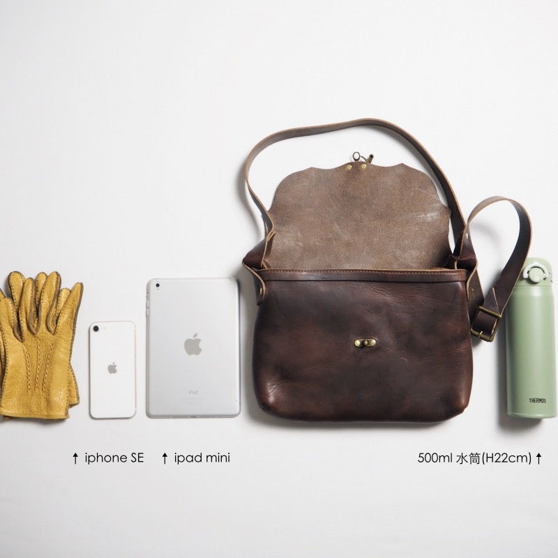 FERNAND LEATHER（フェルナンドレザー） ショルダーバッグ iPad LATCH
