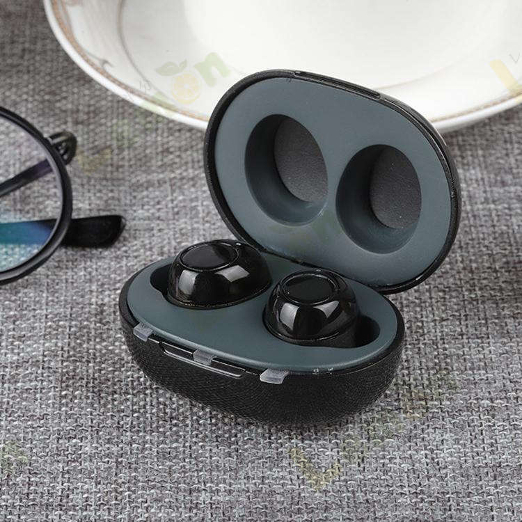 集音器 補聴器 イヤホン型 充電式 黒 ブラック 軽量 小型 コンパクト 新品 集音器 補聴器 充電式 イヤホン型 集音 電池式 電池型
