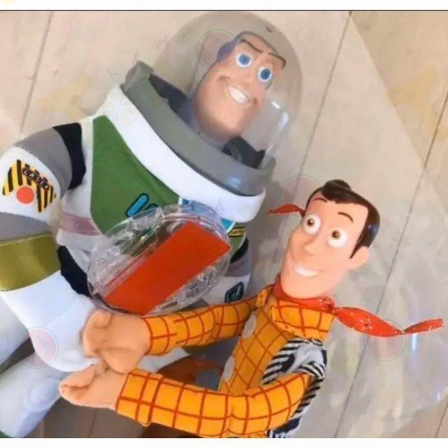 2体セット トイ・ストーリー ウッディ バズ のカーアクセサリー ぶら下がり ヘルメット付き