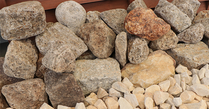 甲賀栗石 50-200mm 540kg (18kg×30箱) / 庭 石 おしゃれ 大量 庭石 