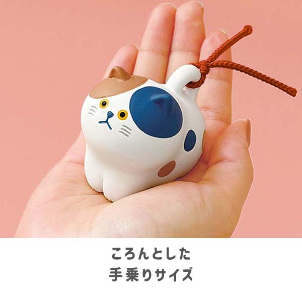 * vintage cat ❀ チリンとなる鈴と一緒 かわいいネコちゃん So round and fluffy! I found a super cute kitty that looks