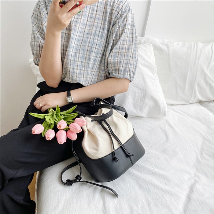 巾着　ショルダーバッグ アナグラム　スモール　キャンバス　バルーンバッグ LOEWE 新品同様 ロエベ バルーンバッグ ナノ アナグラム バケツ
