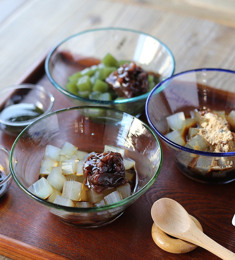 伊豆河童の人気のあんみつを3種類詰め合わせ。