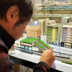 Nゲージ ジオラマ 鉄道 模型 「 想い出 鉄道 山間の街 」 119系