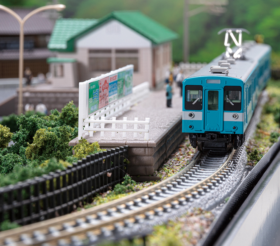 Nゲージ ジオラマ 鉄道 模型 「 想い出 鉄道 山間の街 」 119系