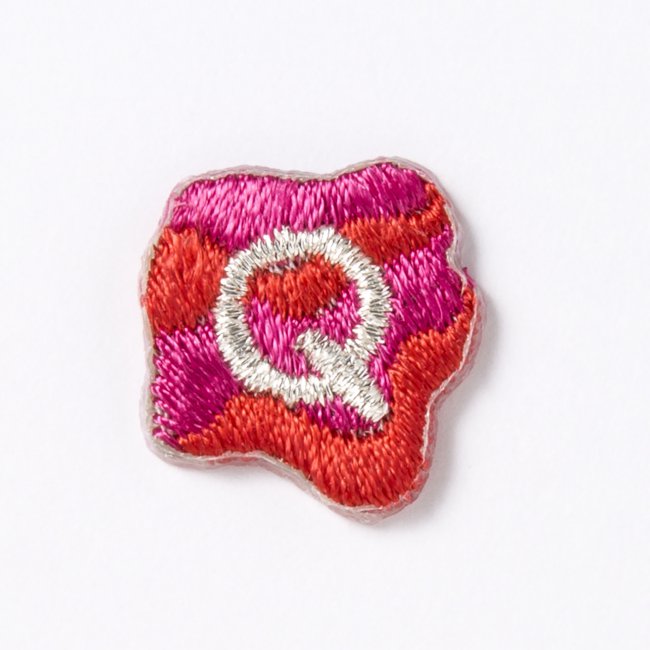 ワッペン アルファベット アイロン 刺繍 AIUEO アップリケ ワッペン アルファベット アイロン 刺繍 AIUEO アップリケ