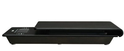 薄型で収納に便利。