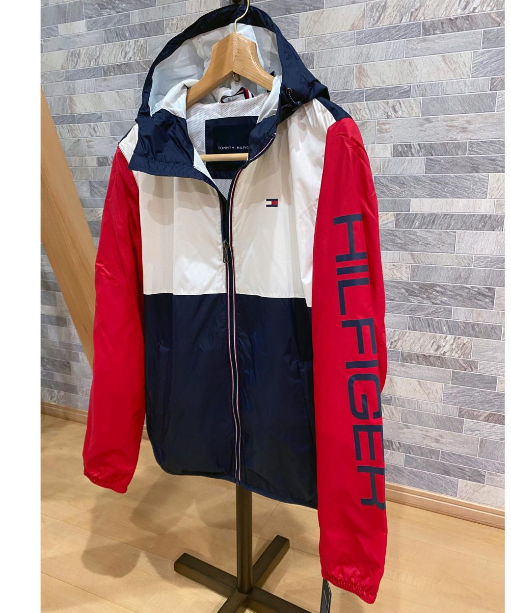 TOMMY HILFIGER トミー ヒルフィガー スリーブロゴ ウィンドブレーカー マウンテンパーカー ナイロンジャケット アウター メンズ  ブルゾン ゴルフ ブランド