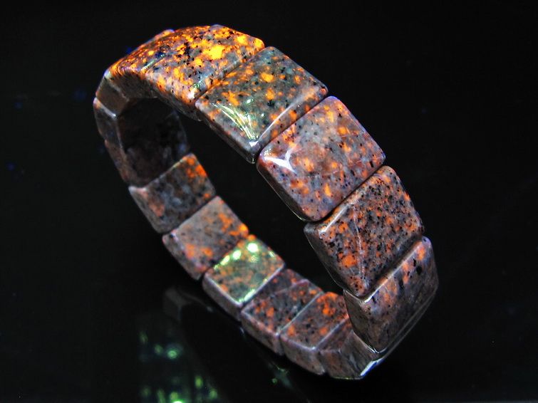 ユーパーライト  バングル 