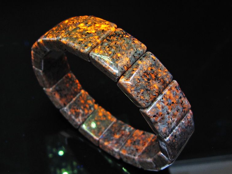 ユーパーライト  バングル 