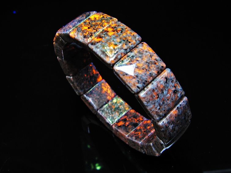 ユーパーライト  バングル 