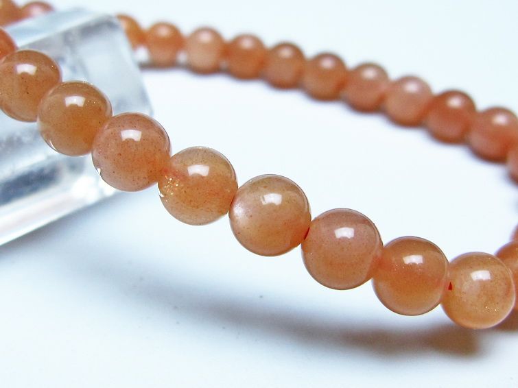 オレンジムーンストーンブレスレット