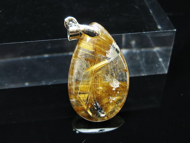 タイチンルチルクォーツペンダント