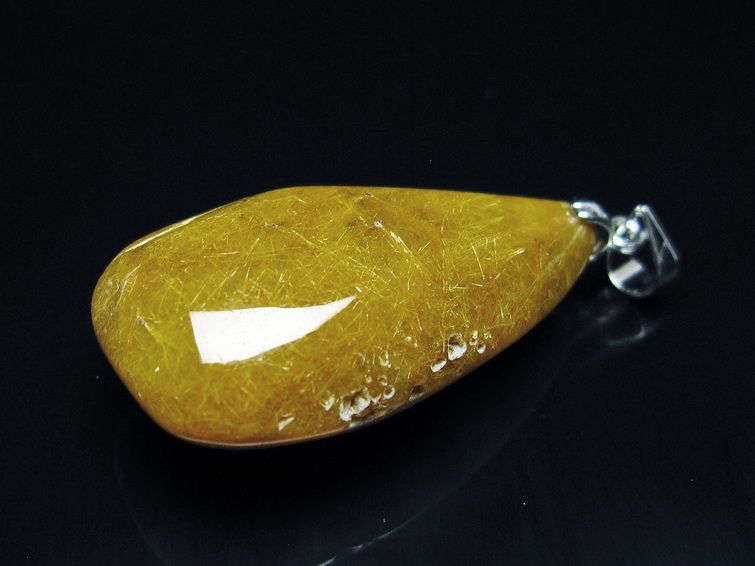 ルチルクォーツペンダント