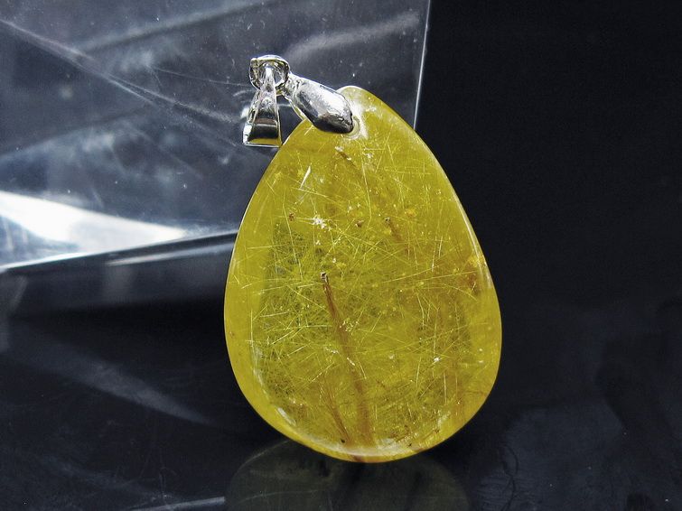 ルチルクォーツペンダント