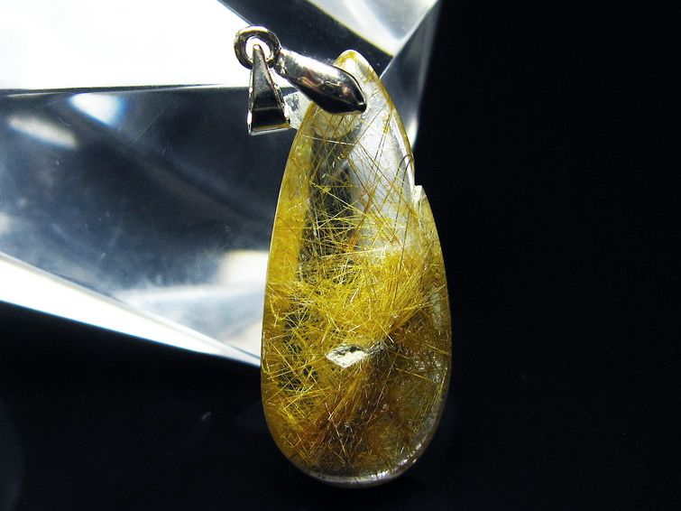 プラチナルチルクォーツペンダント