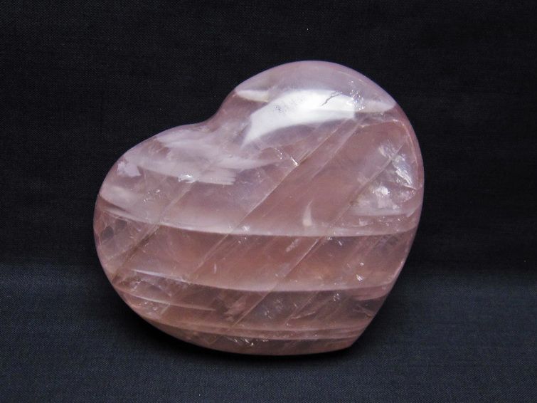 ローズクォーツ 置物 ハート 一点物 155-714 : 天然石・パワーストーン