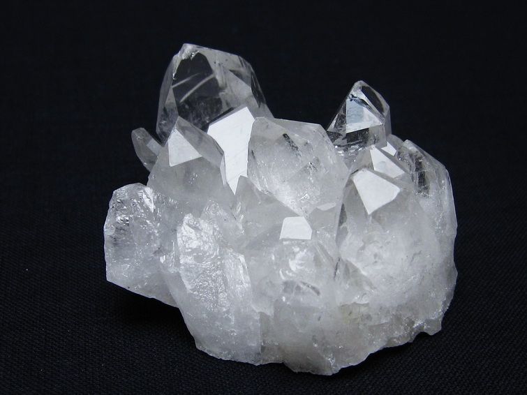 水晶 クラスター 原石 アーカンソー産 一点物 172-3736の説明 - 通販