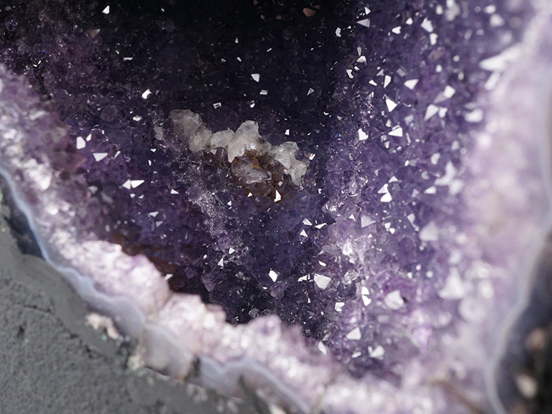 5.7Kg アメジストドーム ブラジル産 アメジスト 原石 ドーム amethyst