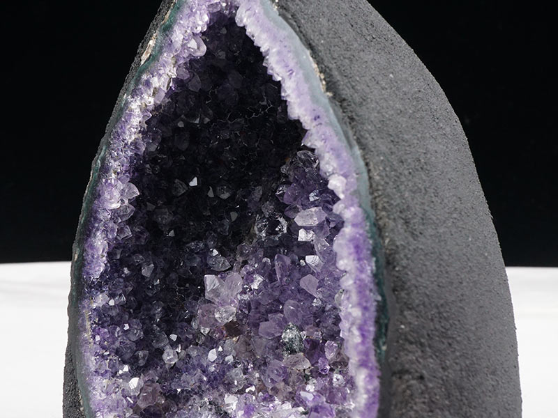 1.6Kg アメジストドーム ウルグアイ産 原石 置物 アメジスト ドーム