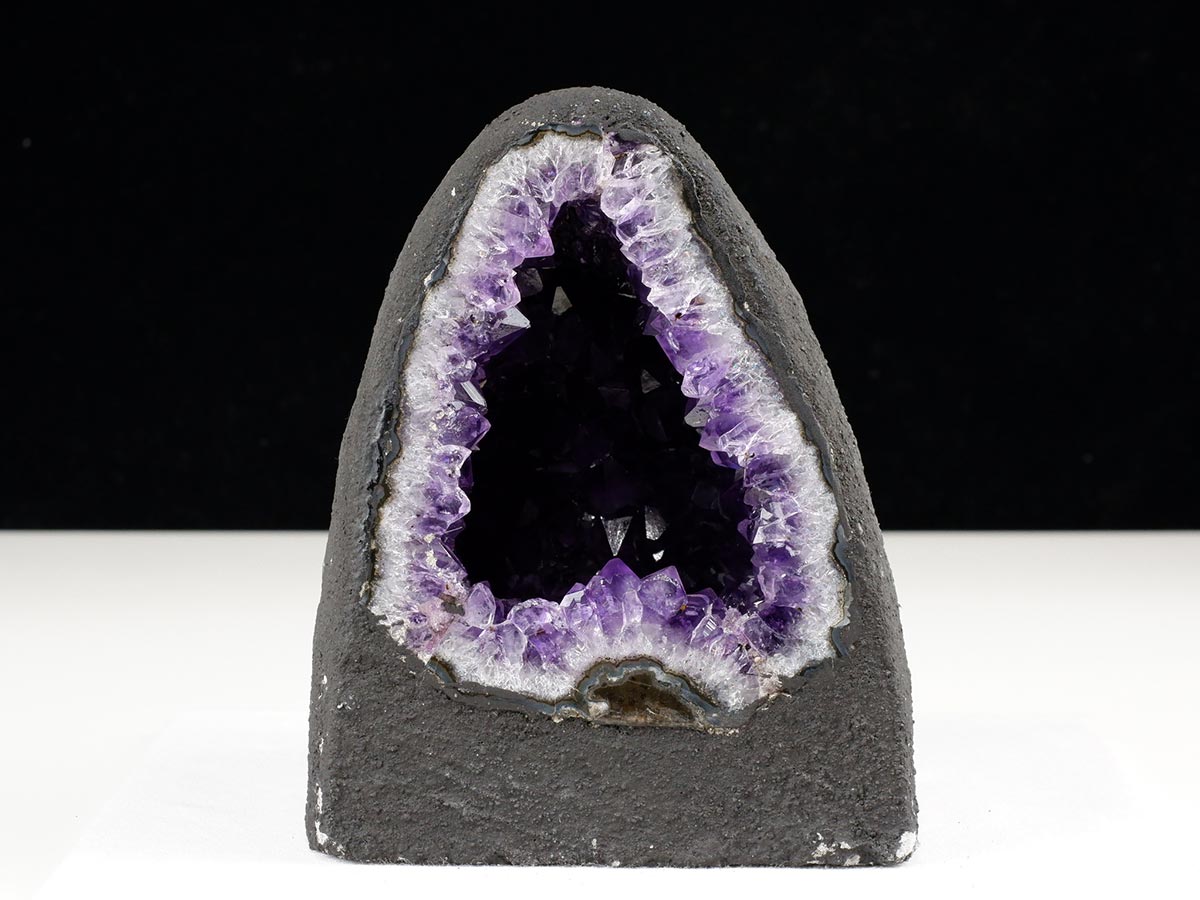 1.8Kg アメジストドーム ウルグアイ産 アメジスト ドーム ジオード