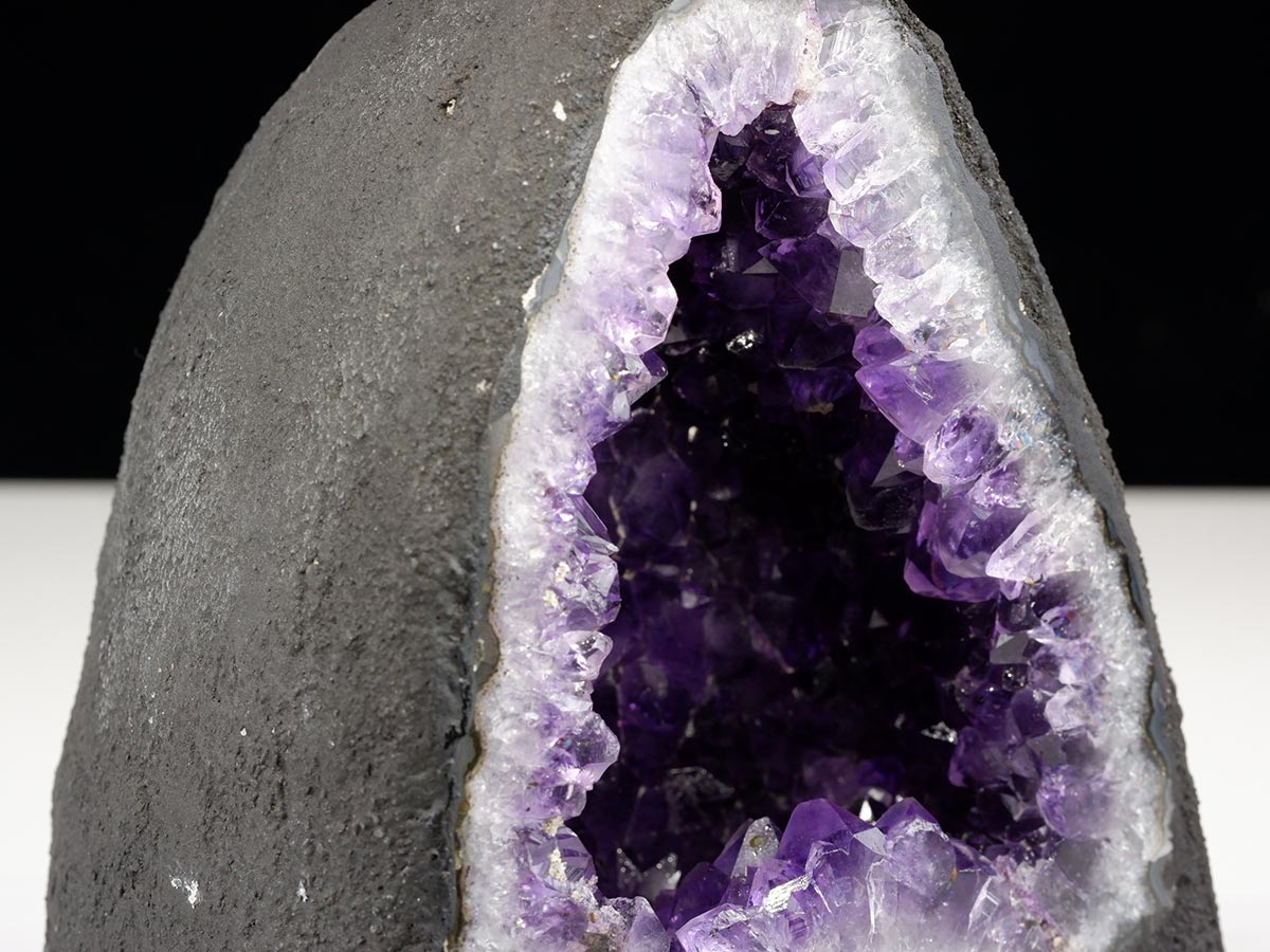 1.8Kg アメジストドーム ウルグアイ産 アメジスト ドーム ジオード