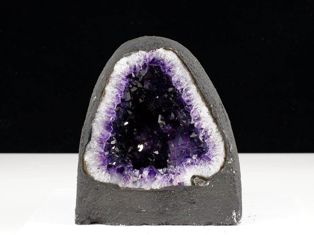 1.8Kg アメジストドーム ウルグアイ産 アメジスト ドーム ジオード