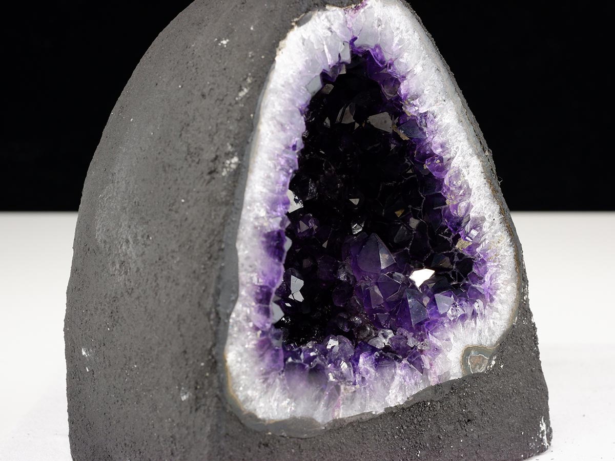 1.8Kg アメジストドーム ウルグアイ産 アメジスト ドーム ジオード