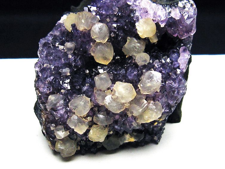 ᥸  饹 륰 ᥷ Amethyst 륵դ եȥ ַ ʪ  182-5608