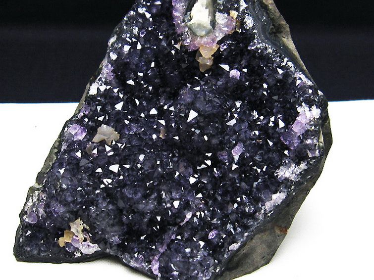 ᥸ 饹 륰 ᥷  Amethyst ַ ʪ  182-5613