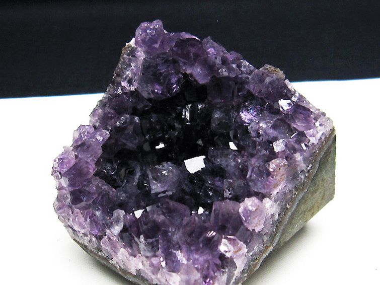 ᥸ 饹 륰 ᥷  Amethyst ʪ  182-5684