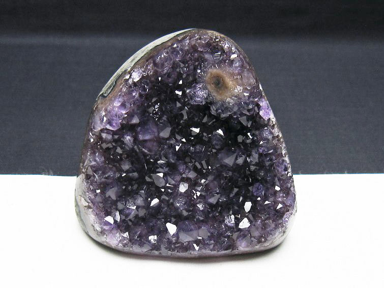 1kg超え ウルグアイ産 アメジスト クラスター 1Kg アメジスト クラスター ウルグアイ産 原石 amethyst 一点物 台座