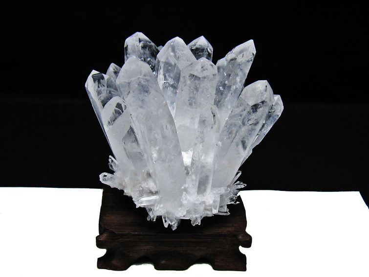 水晶 クラスター 原石 台座付属 一点物 送料無料 182-8336 : 天然石