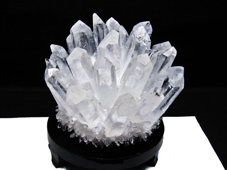 水晶クラスター　パワーストーン原石　置物 1.3Kg 水晶 クラスター 原石 台座付属 一点物 送料無料 182-8371