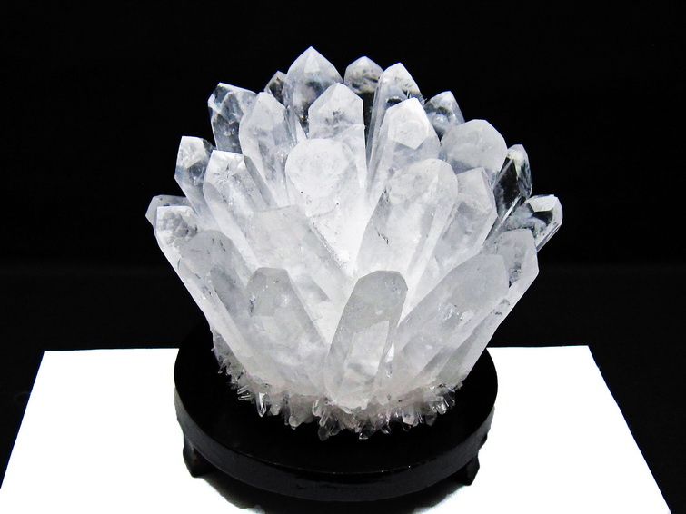 1.5Kg 水晶 クラスター 原石 台座付属 一点物 送料無料 182-8376