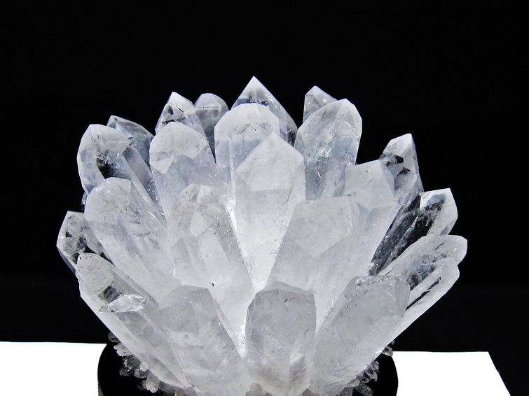 1.6Kg 水晶 クラスター 原石 台座付属 一点物 送料無料 182-8380