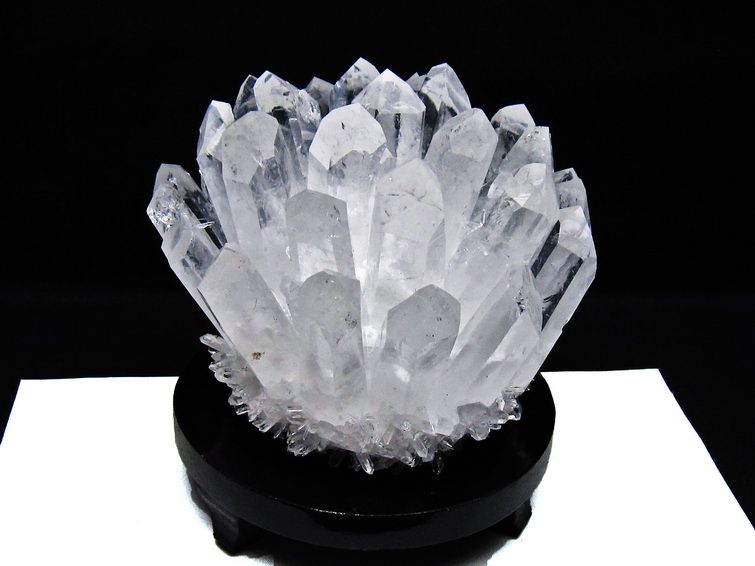 【高品質】透明度　水晶クラスター　台座付 クラスター 水晶 浄化 水晶 クラスター 専用台座付き 浄化用