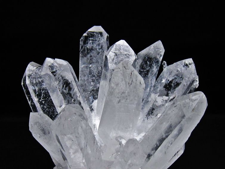 天然石　水晶 クラスター パワーストーン　台座付き　特大　重さ　約5.9キロ クラスター 水晶 浄化 水晶 クラスター 専用台座付き 浄化用