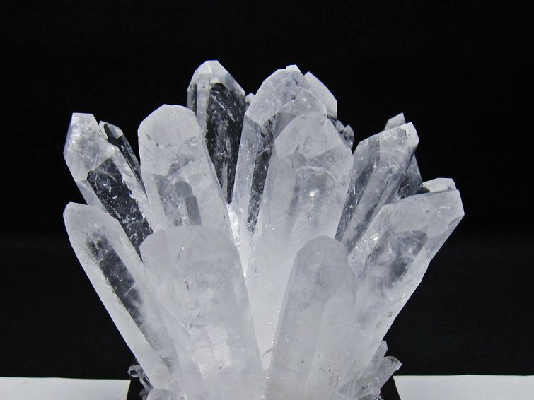 水晶 クラスター 水晶 原石 台座付属 一点物 送料無料 182-8640の説明