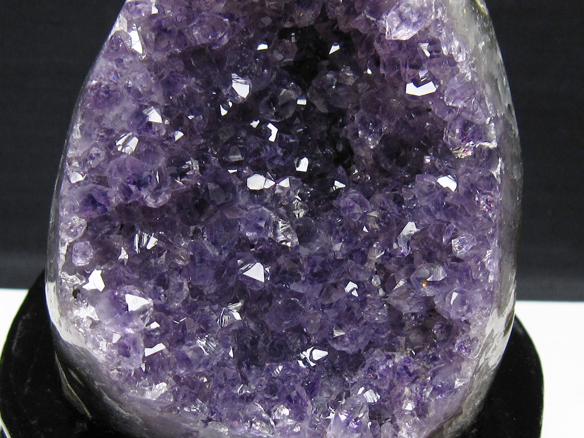 1Kg アメジスト 原石 ウルグアイ産 クラスター amethyst 台座付属 送料