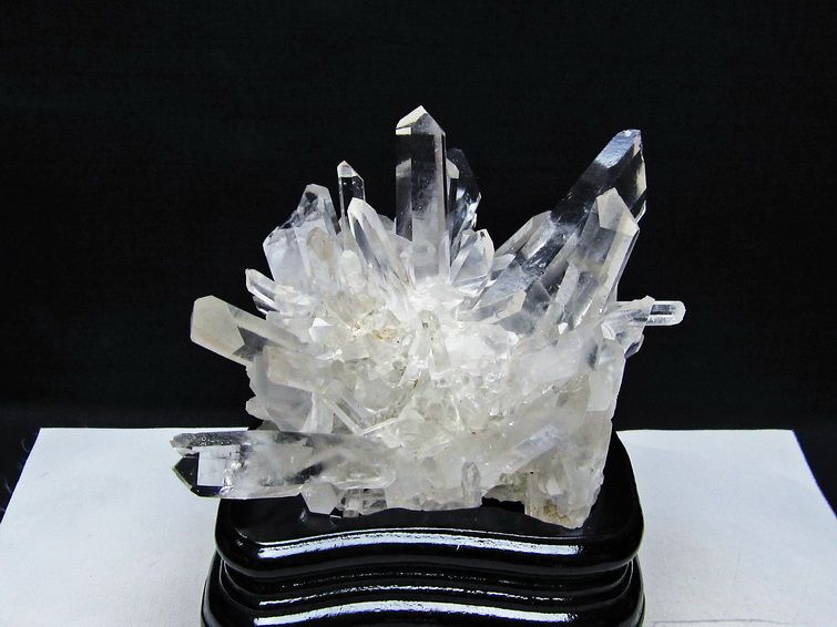 水晶 クラスター マダガスカル産 台座付属 水晶 原石 送料無料 一点物