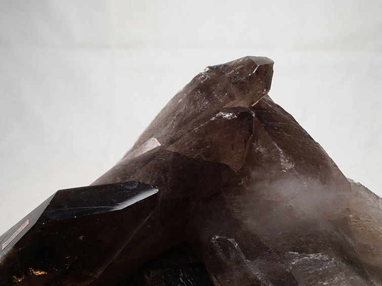 虹入りスモーキークォーツクラスター原石 黒水晶モリオン 1.4Kg スモーキークォーツ クラスター 原石 煙水晶 モリオン 黒水晶