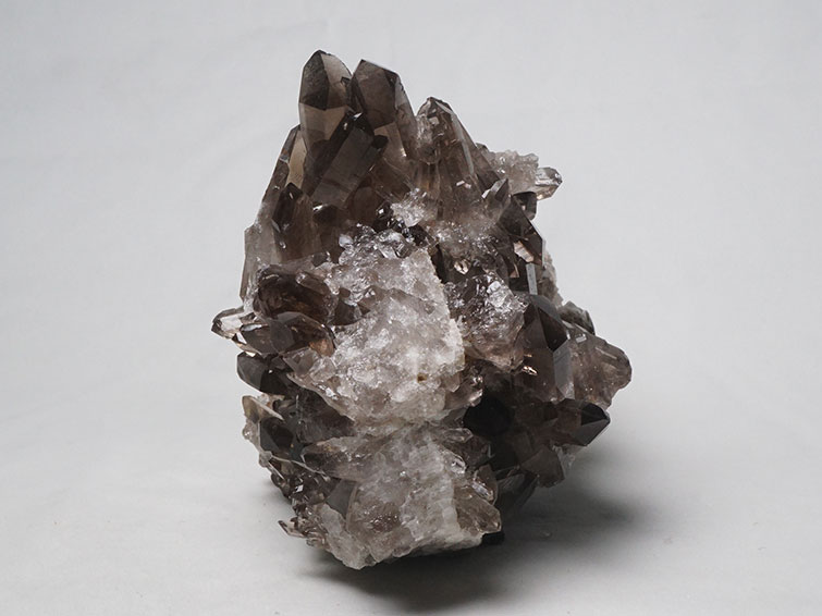 1Kg スモーキークォーツ クラスター 煙水晶 原石 モリオン 黒