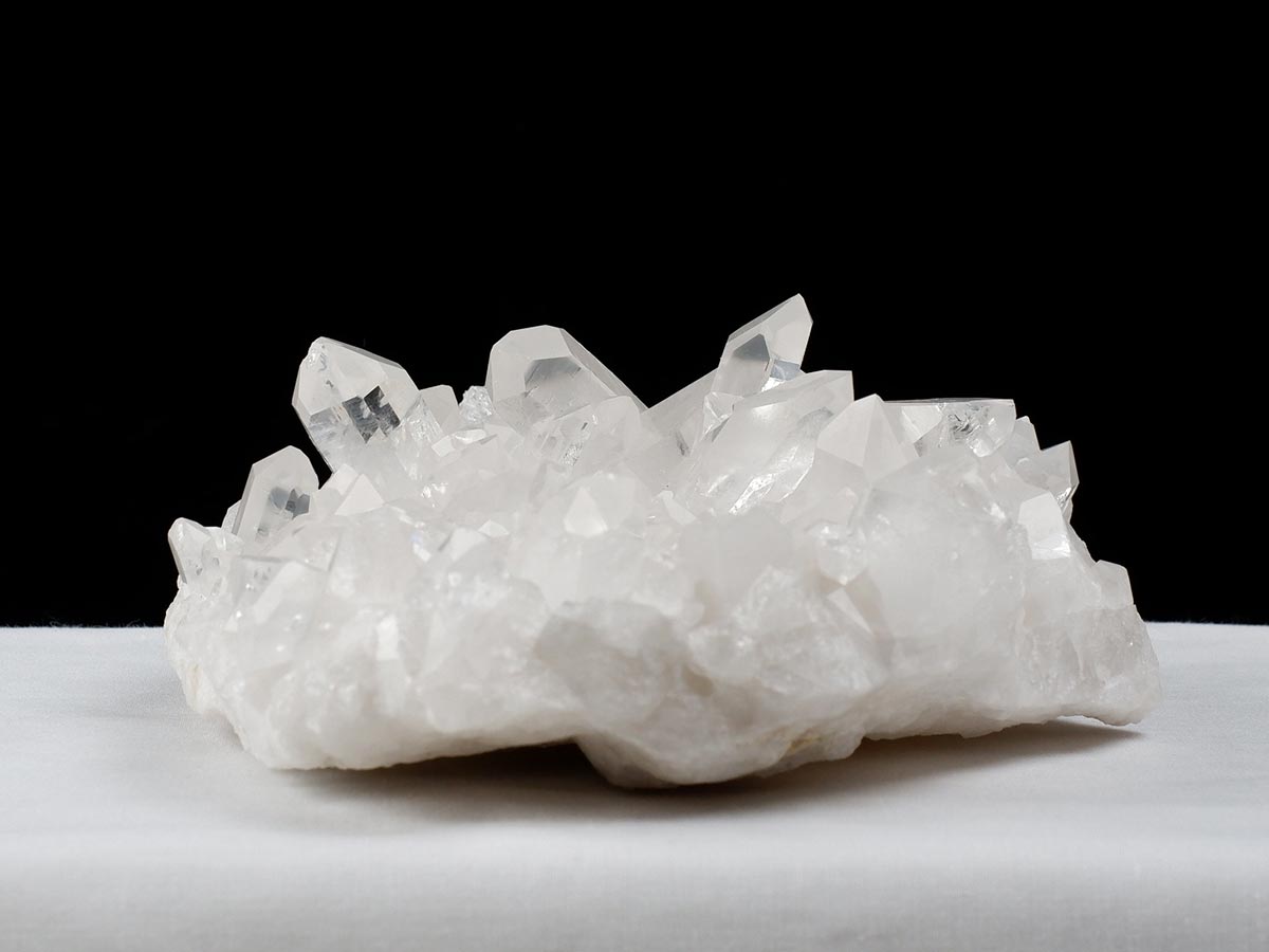 1.3Kg 水晶 クラスター アーカンソー産 原石 一点物 送料無料 282-705